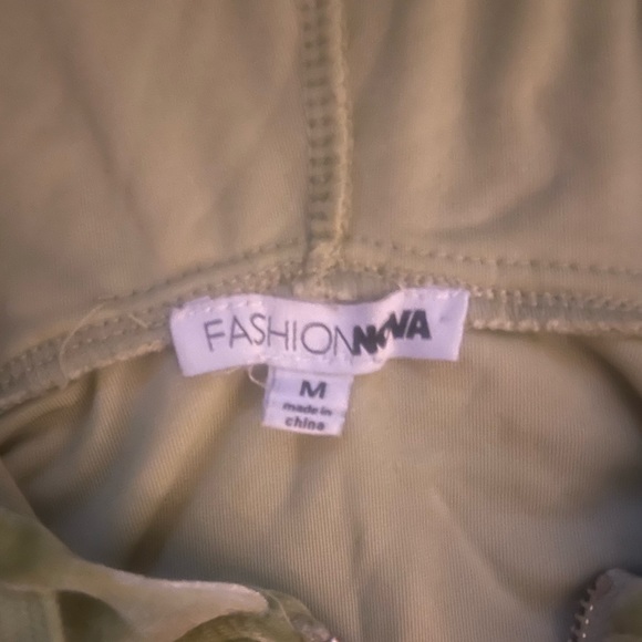 Cute Velour Ruched Short Set - Picture 2 of 3